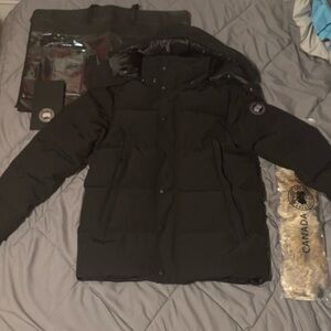 Canada Goose Mens Black Label Wyndham Parka Size Medium